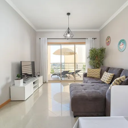 Homes White Rose Garden With 2 Terraces & 2 Swimming Pools