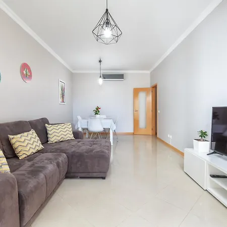 Homes White Rose Garden With 2 Terraces & 2 Swimming Pools