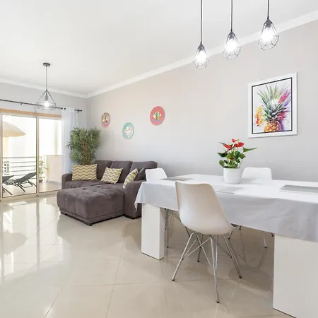 Homes White Rose Garden With 2 Terraces & 2 Swimming Pools شقة