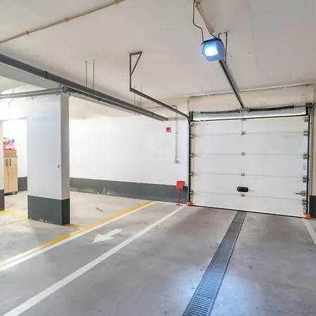 Homes White Rose Garden With 2 Terraces & 2 Swimming Pools *