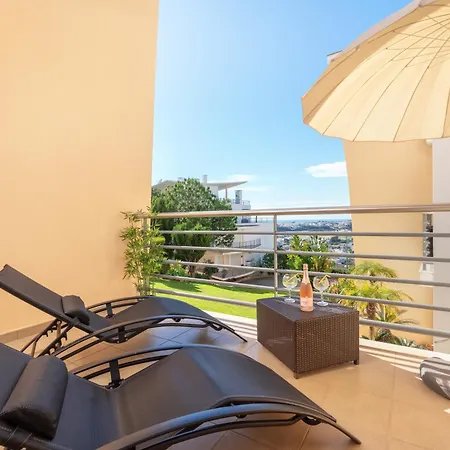 Homes White Rose Garden With 2 Terraces & 2 Swimming Pools アルブフェイラ