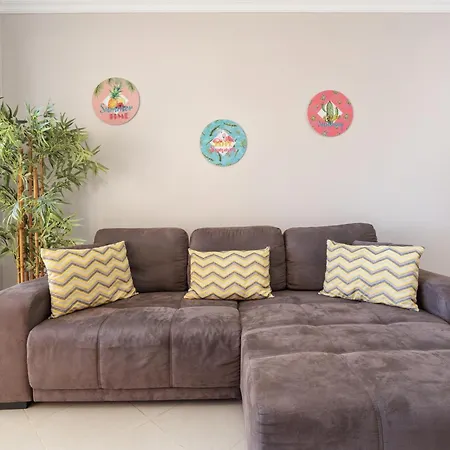 Homes White Rose Garden With 2 Terraces & 2 Swimming Pools